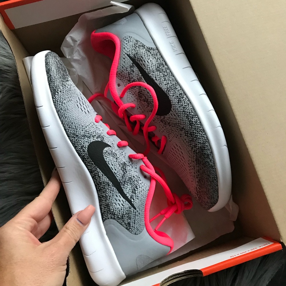 NWOB 💕NIKE FREE RUN CHECK SIZING AVAIL 👟 - Picture 4 of 6